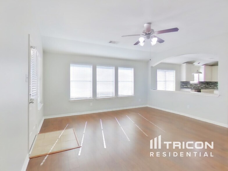 Building Photo - 10818 Harston Dr