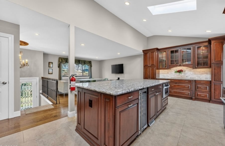 Building Photo - 2289 Brookside Dr