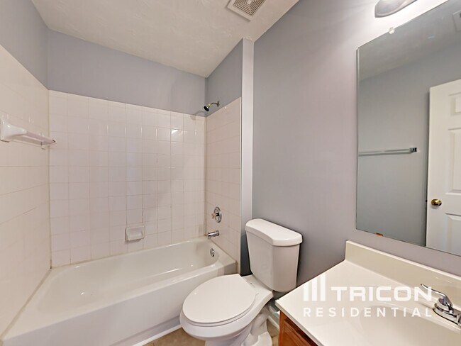 Building Photo - 5186 Hidden Meadow Ct