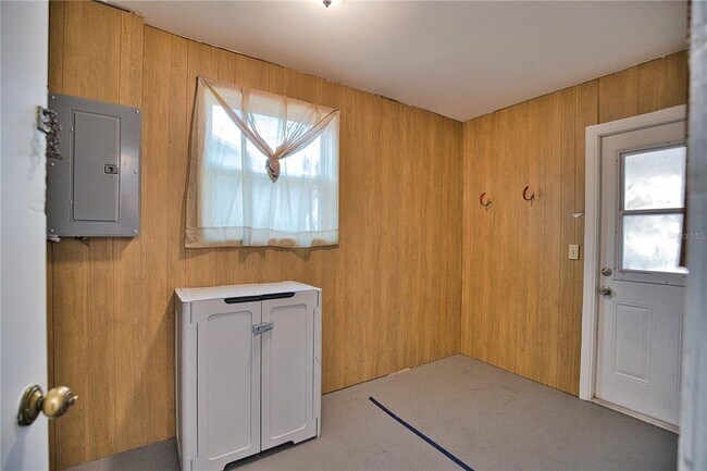 Building Photo - 1056 Venetian Pkwy