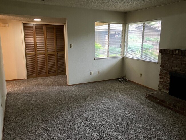 Building Photo - 2813 Thornton Ct