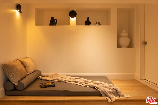 Building Photo - 7802 Torreyson Dr