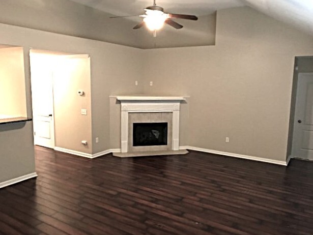 Building Photo - 1544 Bradley Blvd
