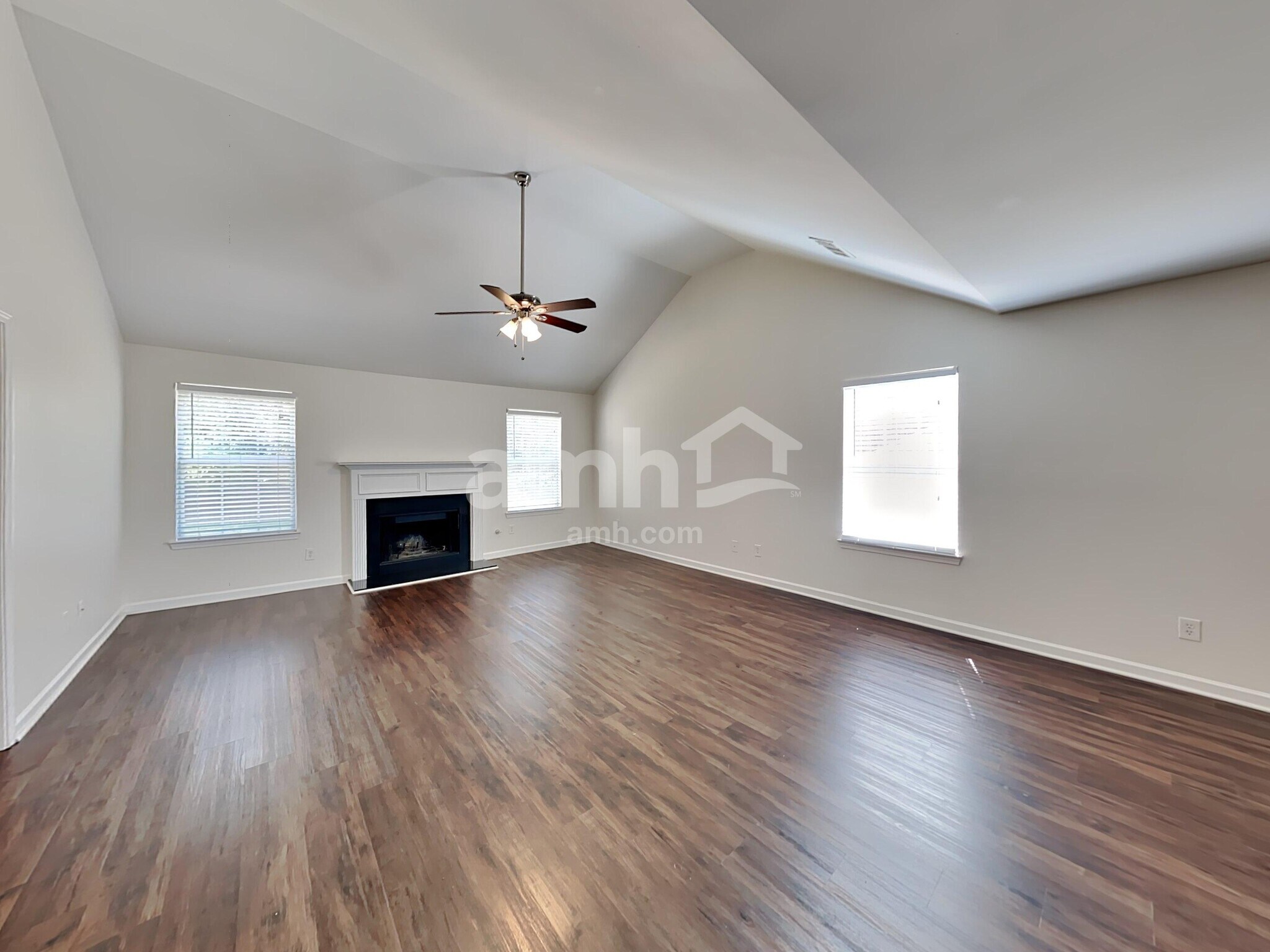 Building Photo - 412 Farmwood Way