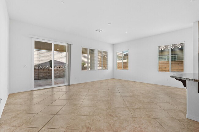 Building Photo - 43720 Vacanza Ct