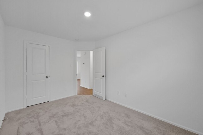 Building Photo - 533 Brook Terrance Ln