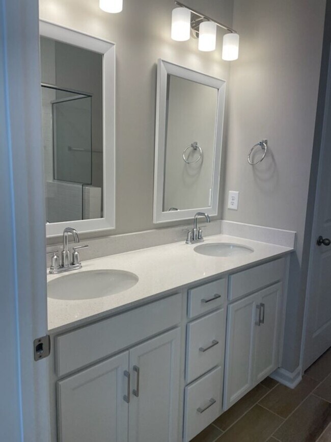 Building Photo - 3 BR 2.5 BA-  New Construction Townhouse for RENT