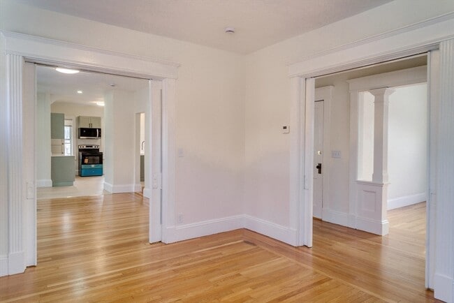 Building Photo - 31 Firglade Ave