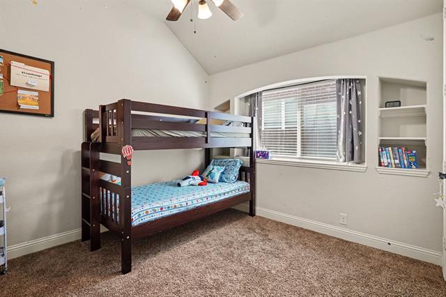 Building Photo - 2412 Lynbridge Dr