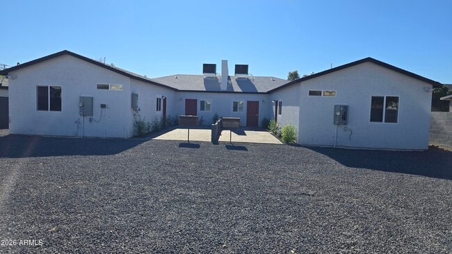 Building Photo - 732 E Carol Ave