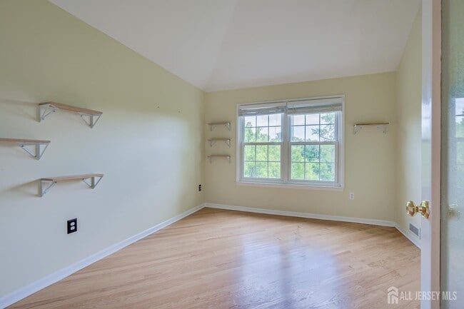 Building Photo - 527 Brickhouse Rd