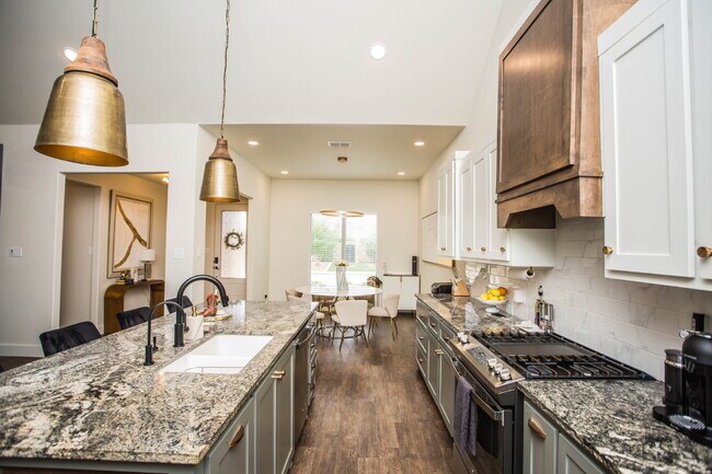 Building Photo - Luxurious home in Lubbock-Cooper ISD!