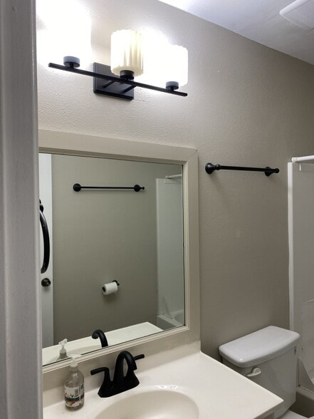 Bathroom - 3850 Creighton Rd