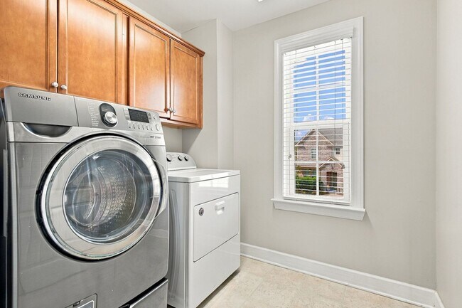Building Photo - 4708 Venito St