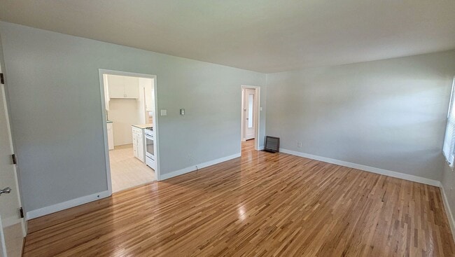 Building Photo - s6013