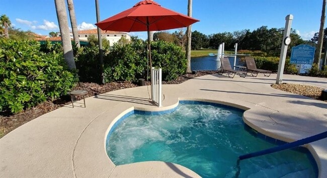 Building Photo - 2435 Palm Tree Dr