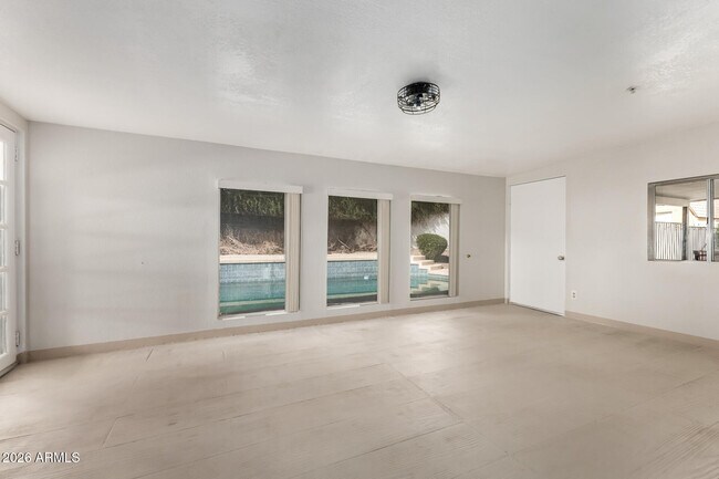 Building Photo - 15014 N 20th St