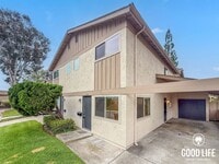Building Photo - SD: 3BD/2BA Condo in University City with Community Pool, Private Patio & In-Unit Laundry