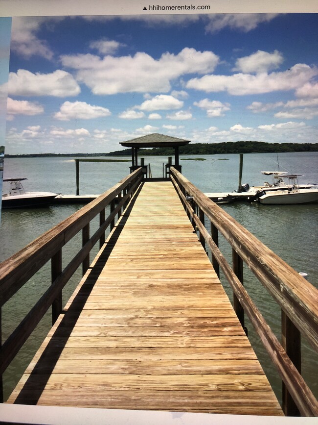 Private BP pier and dock - 12 Bermuda Pointe Cir