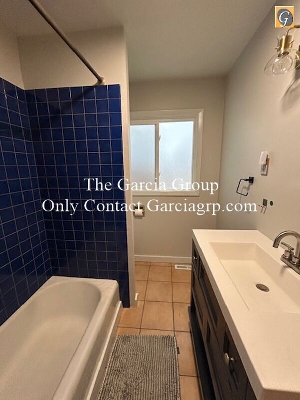 Building Photo - 3326 SE 28th Pl