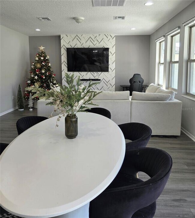 Building Photo - 5332 Pavia Dr