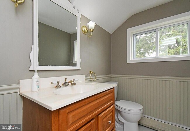 Building Photo - 559 General Muhlenberg Rd