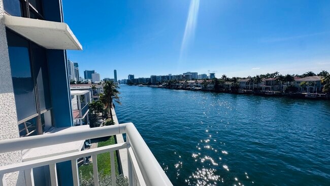 Building Photo - 1600 S Ocean Dr