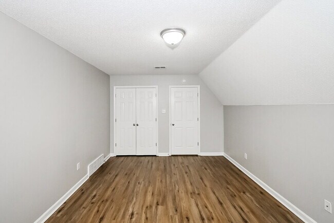 Building Photo - 6819 Kerry Valley Ln