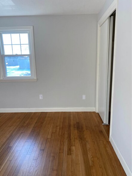 Building Photo - 106 Burnell Dr