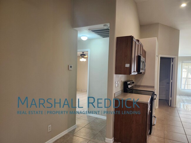 Building Photo - Single Family Home in Cape Coral - 4 Bedro...