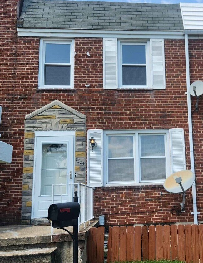 Building Photo - 7504 School Ave