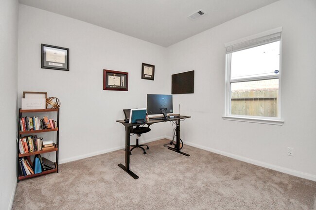 Building Photo - 424 Maple Fawn Dr