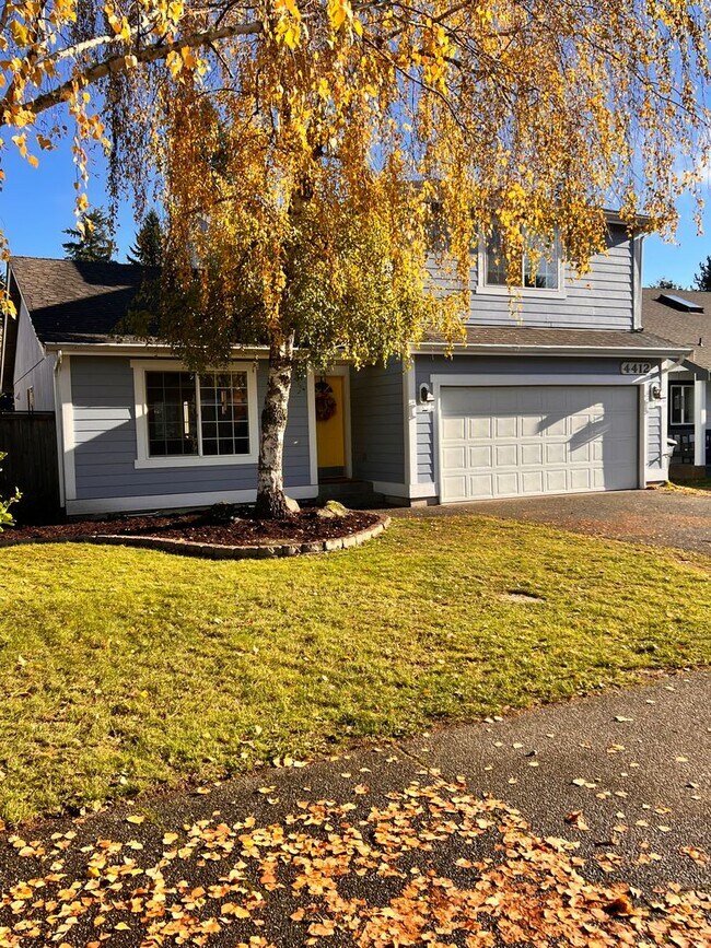 Building Photo - 4412 Ingleside Dr SE