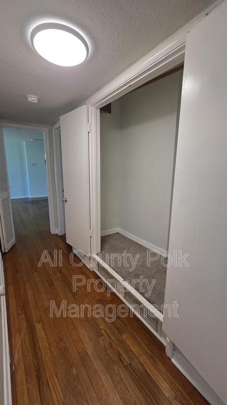 Building Photo - 925 Sikes Blvd