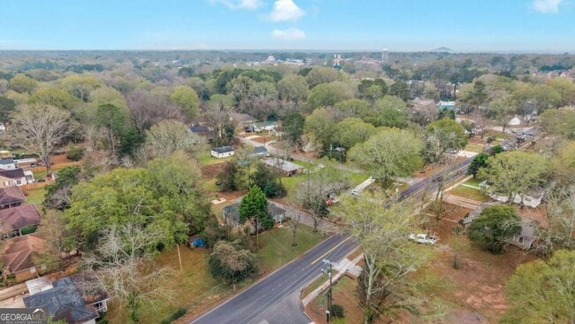 Building Photo - 408 E Marable St