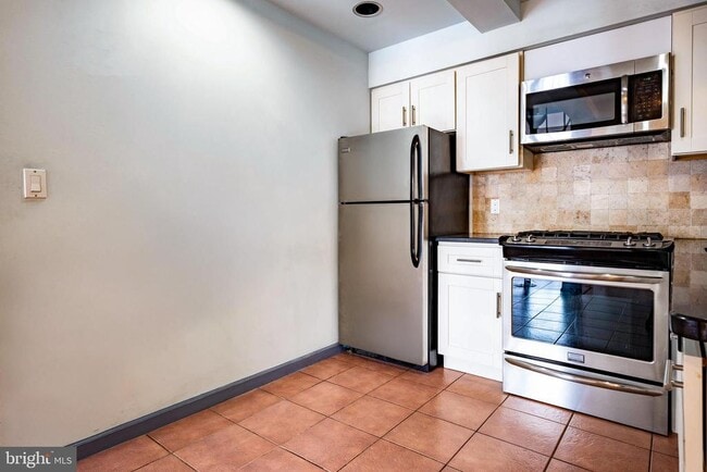 Building Photo - 763 S 8th St