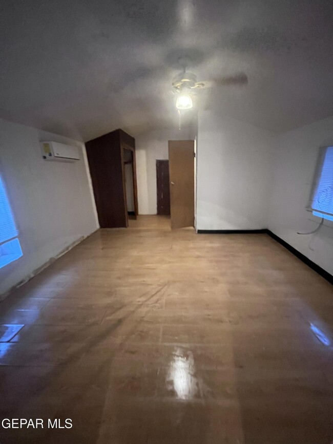 Building Photo - 6389 Salas Ln