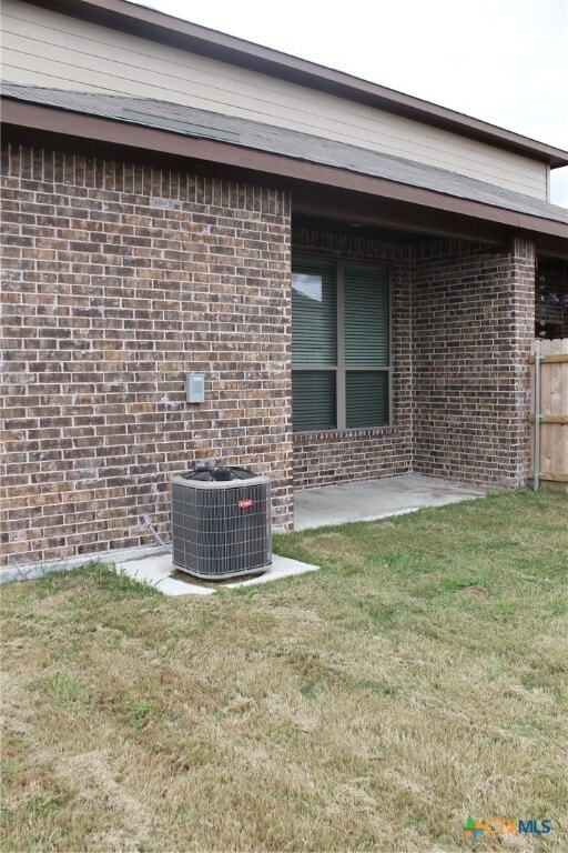 Building Photo - 665 Creekside Cir