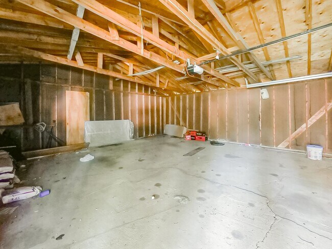 Building Photo - Charming 3-Bedroom Ranch in the Heart of Garden City