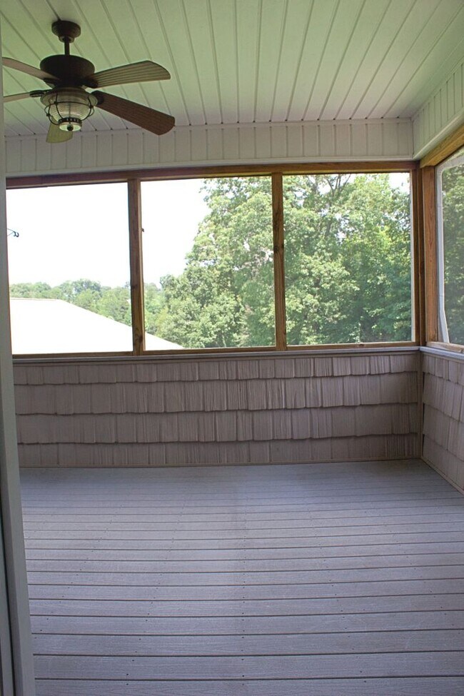 Building Photo - For Rent - Charming 3BR/2BA Home in Macken...