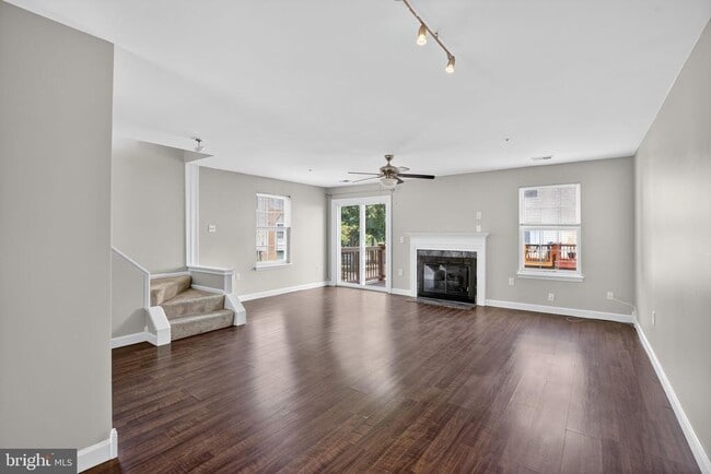Building Photo - 2492 Wentworth Dr