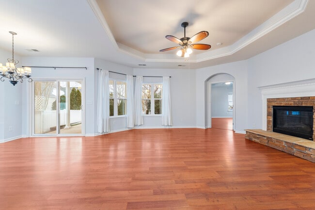 Building Photo - 586 Harrison Dr NW