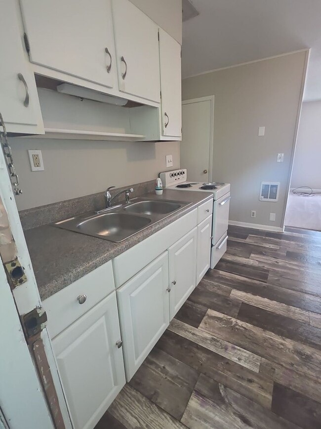 Building Photo - 1 Bedroom 1 Bathroom Apartment near Hamilt...