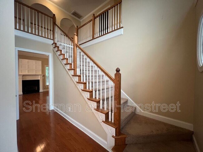 Building Photo - 1102 Highmoor Ln