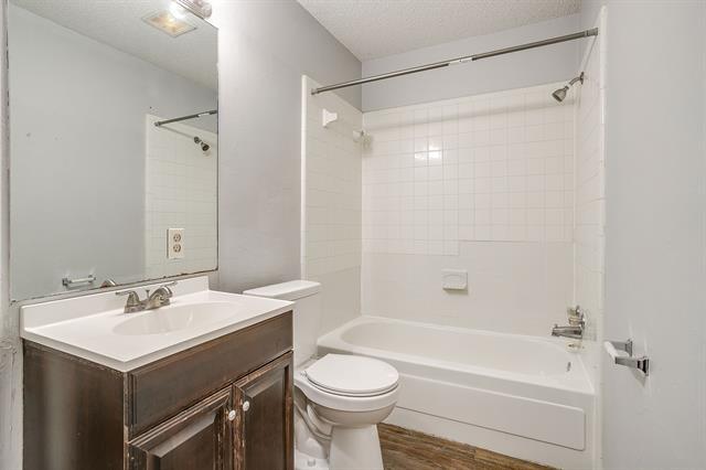 Building Photo - 926 Irene St