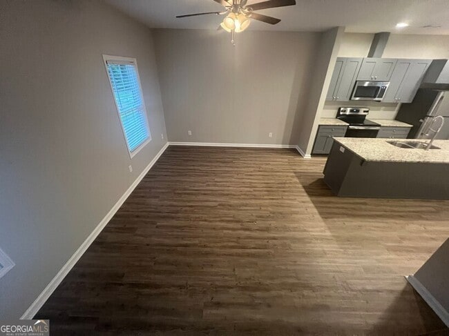 Building Photo - 1571 Bostwick Rd