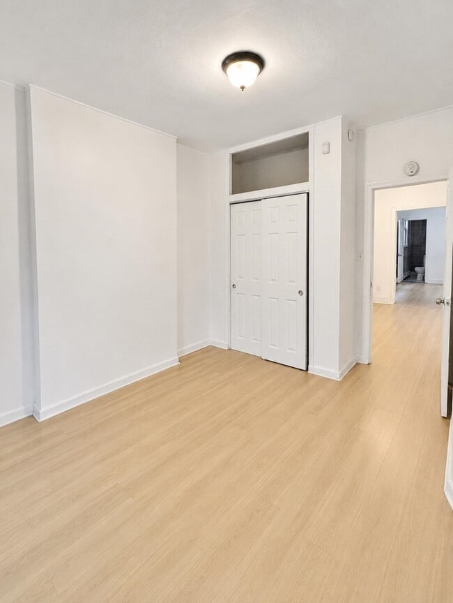 Building Photo - 406 WOODLAWN Ave