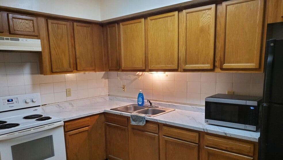 Building Photo - 6827 Rojo Ct