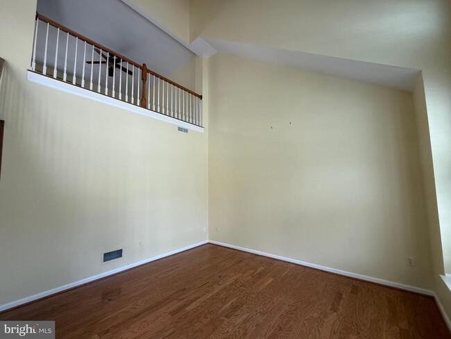 Building Photo - 28492 Woods Dr