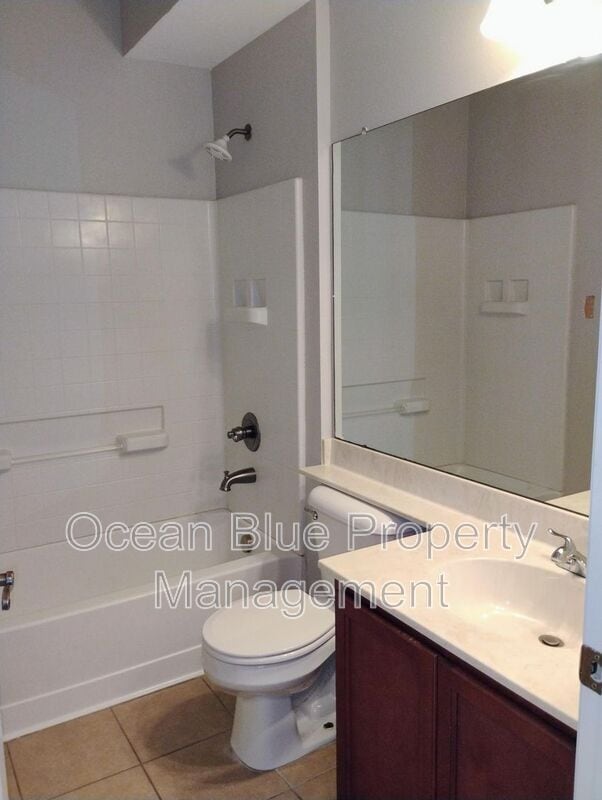 Building Photo - 18200 Cypress Bay Pkwy